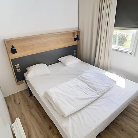 Mobil-home Grand Confort 4 Pers. A 200m De La Avec Piscine Chauffee Et Parking - Fr-1-361a-15 펜션