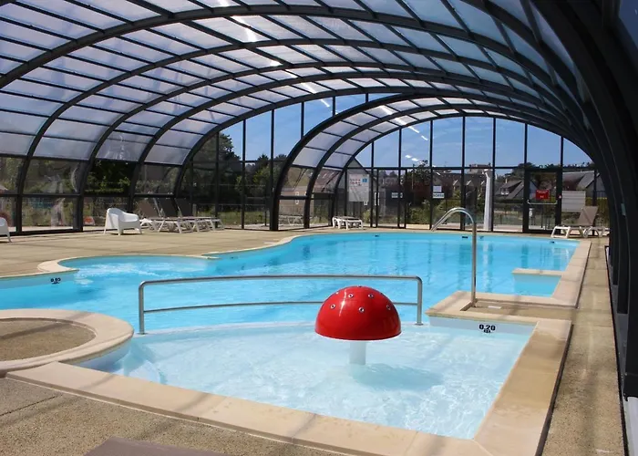 Mobil-home Grand Confort 4 Pers. A 200m De La Avec Piscine Chauffee Et Parking - Fr-1-361a-15 *